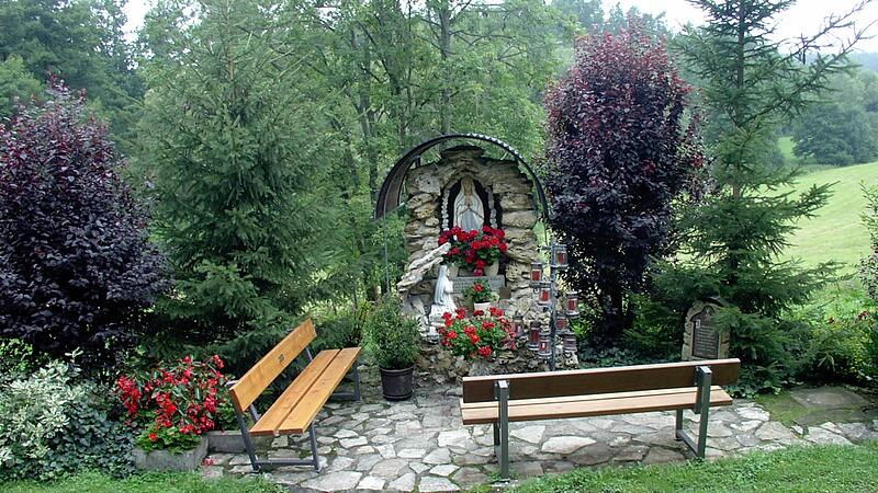 Ransbach- oder Lourdesgrotte im wunderschönen Ransbachtal bei Weichtungen