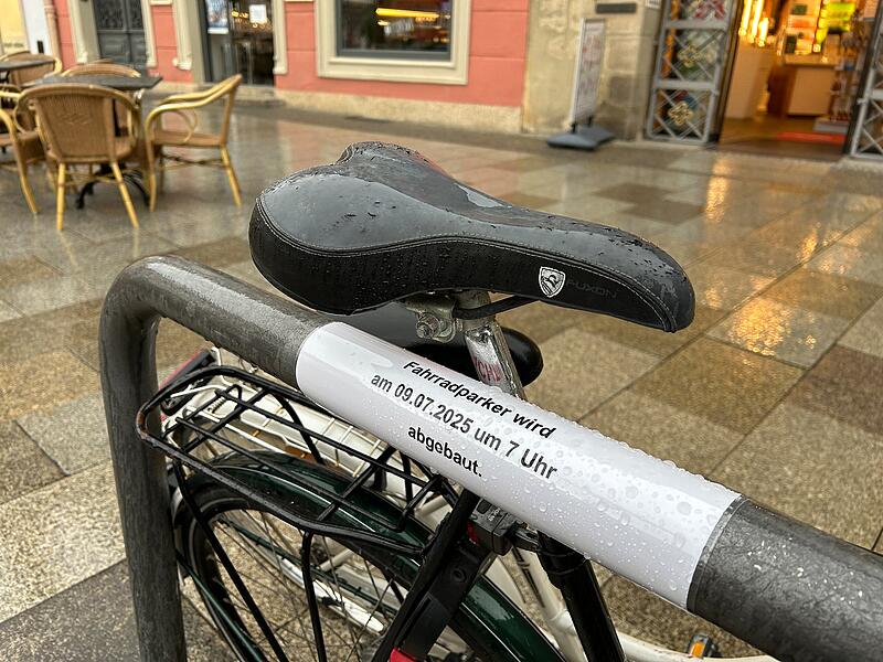 Zahlreiche Fahrrad-Abstellb&uuml;gel in der Coburger Innenstadt werden wegen des Samba-Festivals entfernt.