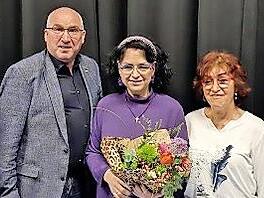 Abschied als langj&auml;hrige Chorleiterin und eine hohe Ehrung: (von links) Otto D&uuml;nisch, Andreas Sandwall, Andrea Metzler, Hedwig Steinert und Elmar Brehm.