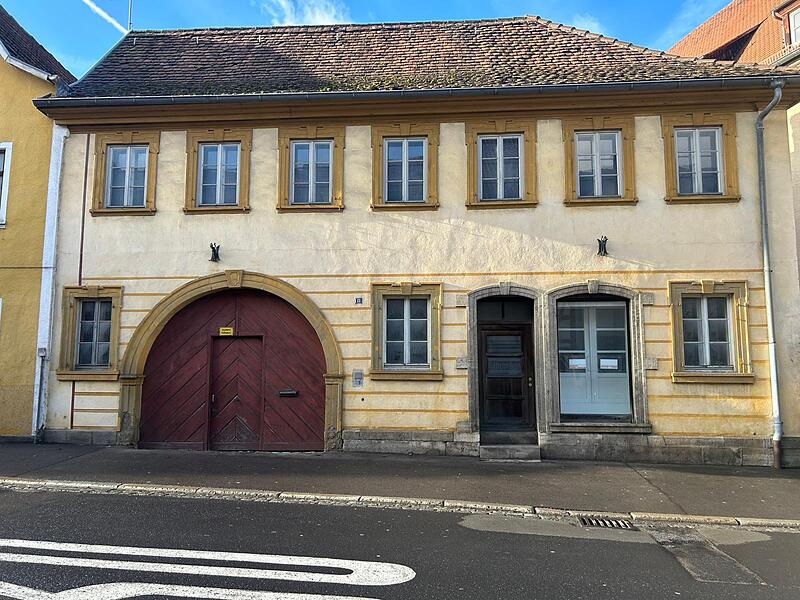 Das Blümlein-Haus steht in der Riemenschneiderstraße in Münnerstadt. Das Blümlein-Haus steht in der Riemenschneiderstraße in Münnerstadt.