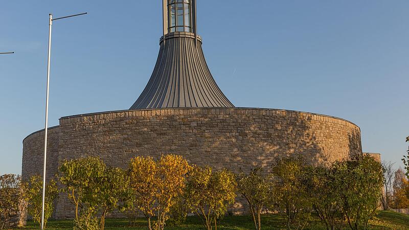 Gethsemanekirche in W&uuml;rzburg. Auch sie wurde j&uuml;ngst mit dem &bdquo;Z&ldquo; beschmiert.