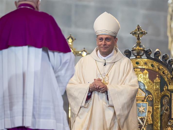 Bambergs Erzbischof Herwig G&ouml;ssl stellt das neue Jahr unter dem Motto: &bdquo;Du bewegst die Welt&ldquo;.