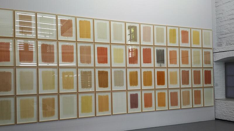 Erden aus dem ganzen Landkreis hat der K&uuml;nstler herman de vries (Eschenau) f&uuml;r dieses Bild gesammelt. &Auml;hnlich bunt erscheint der Landkreis im Heimat-Monitor.