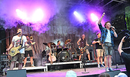 &bdquo;Danke f&uuml;r diesen Hammer Abend Pretzfeld&ldquo;, schreiben die Dorfrocker auf Instagram. Das 1. Keller-Open-Air auf dem Pretzfelder wird zum vollen Erfolg &ndash; hier gibt*s die sch&ouml;nsten Fotos.