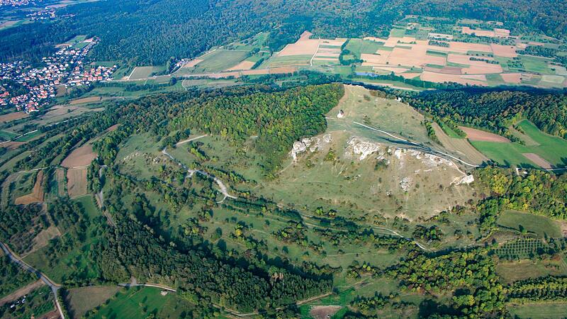 Viele wandern gerne aufs Walberla. Ab August gibt es eine Wirtschaft weniger zum Einkehren.Forchheim & Fr&auml;nkische Schweiz