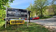 Auch unter der Woche ist der Parkplatz am Pretzfelder Keller gut gefüllt.