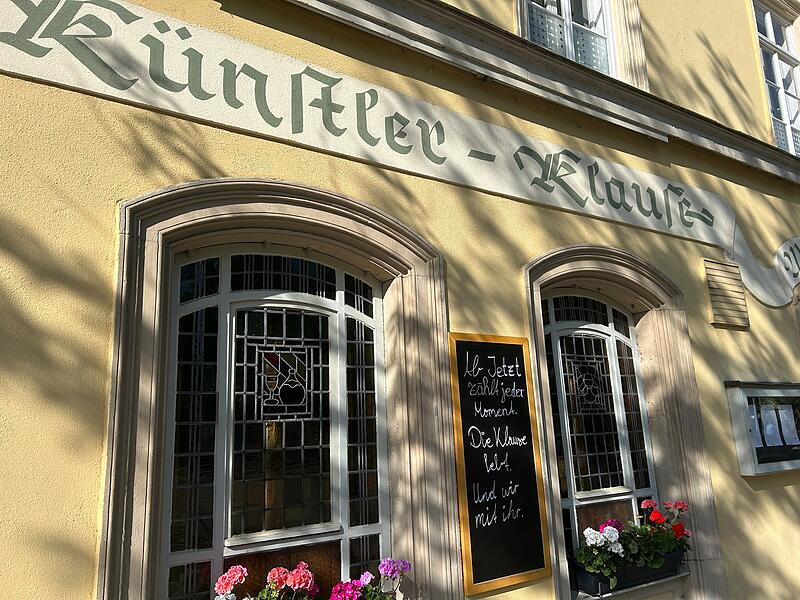 Neuer&ouml;ffnung am Coburger Theaterplatz: Die K&uuml;nstler-Klause hat ab Dienstag (20. Mai 2025) wieder ge&ouml;ffnet.