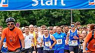 Start des 44. VR-Bank-Hauptlaufs &bdquo;Rund um die Veste Coburg&ldquo;. Hagen Lehmann