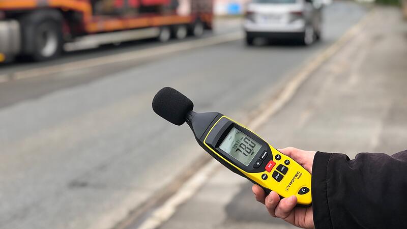 Lärmaktionsplan Bayern: Dormitzer HauptstraßeForchheim & Fränkische Schweiz Tagsüber wird es richtig laut an der Dormitzer Hauptstraße: Kann ein Lärmaktionsplan helfen?