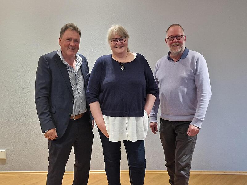Hans-J&ouml;rg Heidelmeier (von links), Dagmar K&uuml;hnen und Thomas Wei&szlig;enfeld vom B&uuml;rgerverein wollen, dass die Stadt eine kleinere Variante f&uuml;r die Sinnflut durchrechnet.
