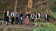 Laiendarsteller aus Neuengrün und Umgebung führten nach zehn Jahren auf der Naturbühne unter der Regie von Udo Braunersreuther wieder das Legendenspiel auf. Dafür gab es viel Beifall vom zahlreich erschienenen Publikum.