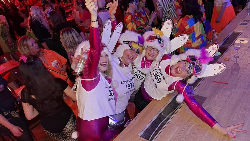 Auch wenn kein Schnee liegt, hatten diese Pistenbunnies viel Spa&szlig; am &bdquo;unsinnigen Donnerstag&ldquo; &ndash; so wie es an vielen Orten im Kreis Bamberg der Fall war.