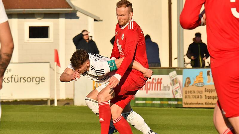 Fabian Funk (rechts) ist ein Führungsspieler der Lichtenfelser im offensiven Mittelfeld. Sein Einsatz zum Saisonauftakt ist aber noch fraglich.