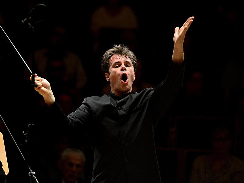 Jakub Hruša ist seit 2016 Chefdirigent der Bamberger Symphoniker.