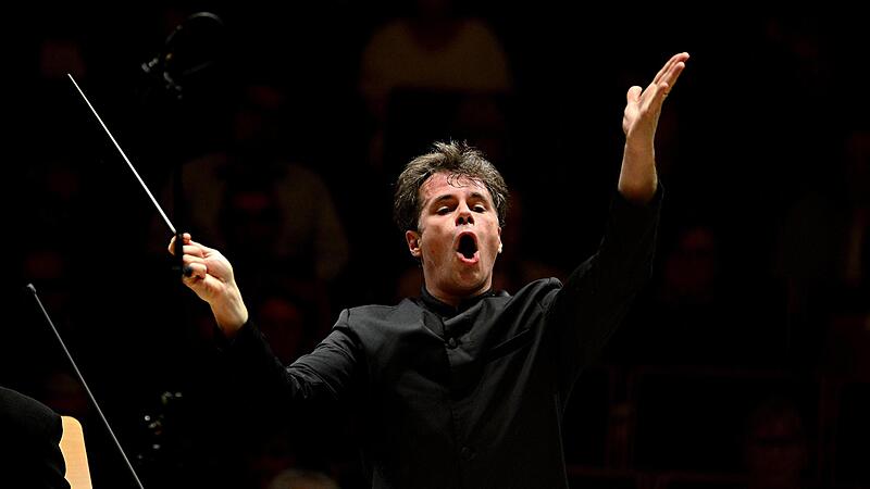 Jakub Hru&scaron;a ist seit 2016 Chefdirigent der Bamberger Symphoniker.