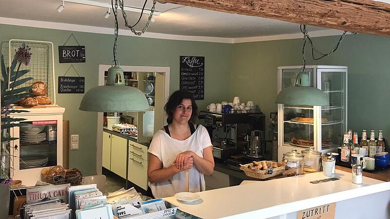 Gut zehn Jahre gibt es das &bdquo;Zuckerbrot&ldquo; von Stefanie Pfeiffer. Was urspr&uuml;nglich als kleine Auftragsbackstube gedacht war, ist vor allem w&auml;hrend der Corona-Pandemie (hier ein Bild aus dieser Zeit)zum wichtigen Versorgungspunkt in der Nachbarschaft geworden.