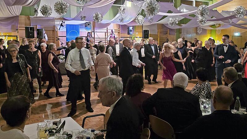 Beim Flashmob f&uuml;llt sich die Tanzfl&auml;che in Windeseile.