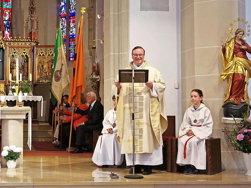 Stadtpfarrer Albert Müller zelebrierte den Fest-Gottesdienst.
