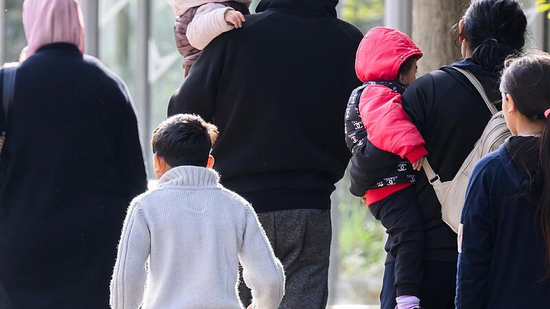 Viele Menschen suchen in Deutschland Zuflucht. Auch der Landkreis muss jetzt verst&auml;rkt Fl&uuml;chtlinge aufnehmen und baut auf die Unterst&uuml;tzung der Kommunen.