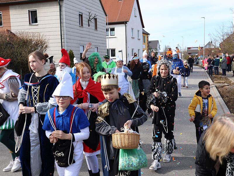 Faschingsumzug Pautzfeld 2025Faschingsumzug Pautzfeld 2025 Faschingsumzug Pautzfeld 2025Faschingsumzug Pautzfeld 2025