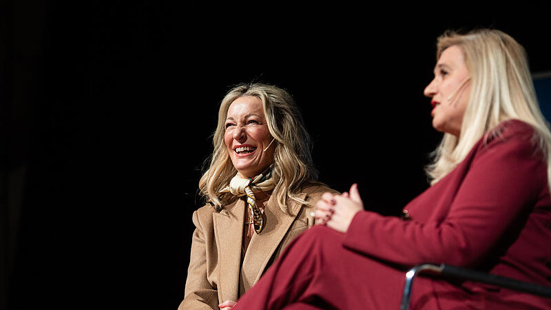 Monika Gruber und Melanie Huml diskutierten &uuml;ber Meinungsfreiheit und Toleranz