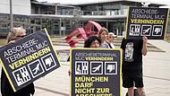 Kundgebung gegen den Bau eines Abschiebeterminals