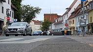 In der Hornschuchallee in Forchheim gibt es kaum noch Bäume. Das soll sich jetzt ändern - mit mobilen Lösungen.