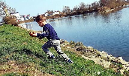 Hier am Hafenbecken in Haßfurt hat Felix aus Unterpreppach seine Flaschenpost ausgesetzt. Hier am Hafenbecken in Haßfurt hat Felix aus Unterpreppach seine Flaschenpost ausgesetzt.
