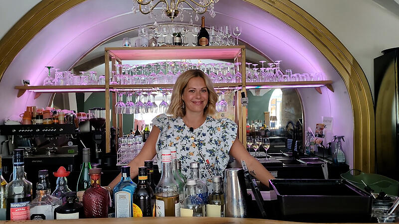 Sabrina Kerscher in ihrer Weinbar in der Steingasse in Coburg. Sabrina Kerscher in ihrer Weinbar in der Steingasse in Coburg.
