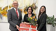 Vorstandsmitglied Andreas Linder, Melanie Klein und Kundenberaterin Larissa Klauer. Vorstandsmitglied Andreas Linder, Melanie Klein und Kundenberaterin Larissa Klauer.