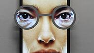 &bdquo;With The Eyes Of The Opposite&ldquo; lautet der Titel dieser Installation, bei der verschiedene Gesichter zu einem Kunstwerk in der dritten Dimension verschmelzen.