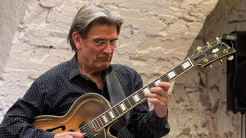 Roberto Bossard spielte in Bismarck&rsquo;s Basement.