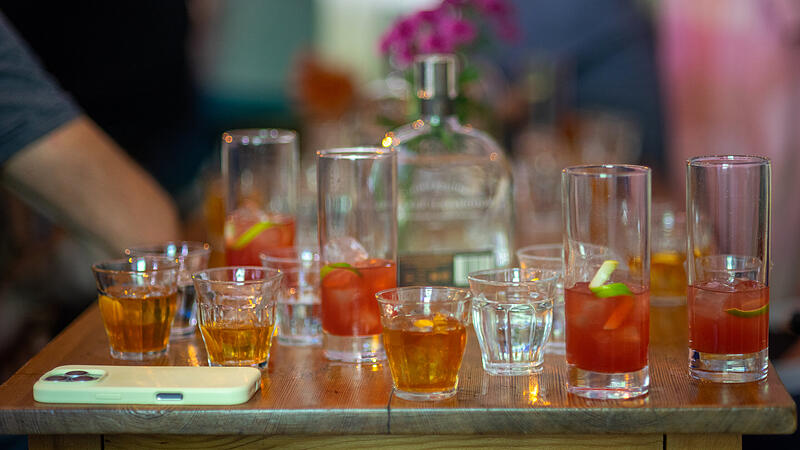 Cocktail-Tasting von "Feines aus Franken", "Fränkischer Talk" und fränkische-rezepte.de im Schwarzen Schaf in Bamberg.Cocktail-Tasting im Schwarzen Schaf Cocktail-Tasting von "Feines aus Franken", "Fränkischer Talk" und fränkische-rezepte.de im Schwarzen Schaf in Bamberg.Cocktail-Tasting im Schwarzen Schaf