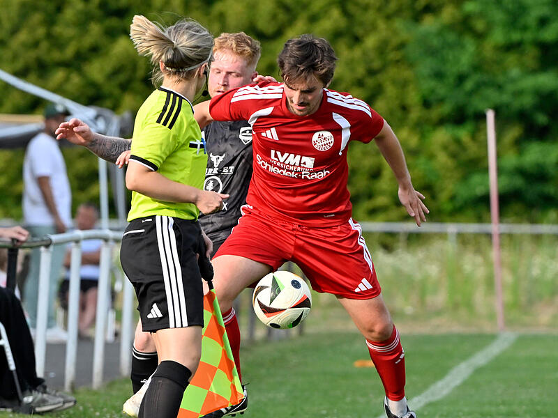 Für den TSV Meeder (rote Trikots) ist die Pokalreise 2026 beendet. Für den TSV Meeder (rote Trikots) ist die Pokalreise 2026 beendet.