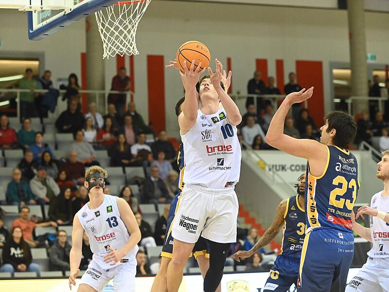 Tim Herzog wurde Topscorer des BBC Coburg im Spiel gegen  die Dresden Titans. Der  Power Forward erzielte 15 seiner 20 Punkte alleine in der zweiten Halbzeit.
