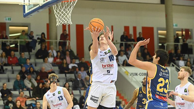 Tim Herzog wurde Topscorer des BBC Coburg im Spiel gegen  die Dresden Titans. Der  Power Forward erzielte 15 seiner 20 Punkte alleine in der zweiten Halbzeit.