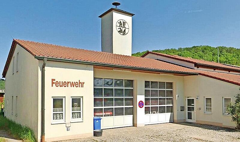 Die Feuerwehren Oberschleichach und Unterschleichach schlie&szlig;en sich zur Feuerwehr Schleichach zusammen. Als k&uuml;nftiger Hauptst&uuml;tzpunkt ist das Feuerwehrhaus in Unterschleichach vorgesehen.