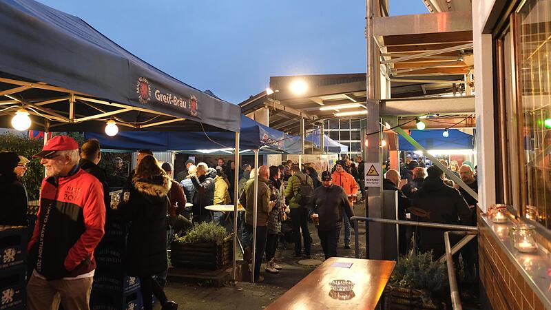 Hunderte Bierfans pilgerten am Samstag zum Bockbieranstich der Brauerei Greif.Forchheim & Fr&auml;nkische Schweiz