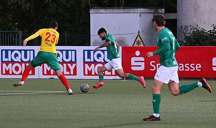 Fardin Rabet (am Ball, gegen Jonathan M&uuml;ller) traf f&uuml;r den TSV Neudrossenfeld doppelt.