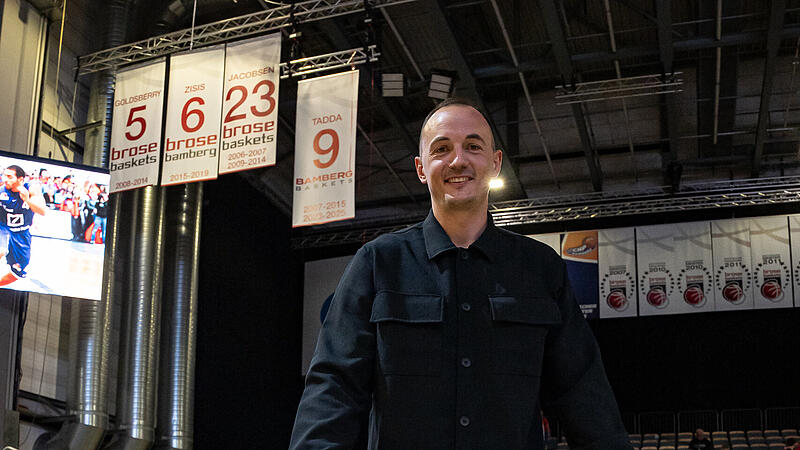 Nach dem 102:83-Erfolg der BMA365 Bamberg Baskets gegen die Telekom Baskets Bonn wurde das Trikot von Karsten Tadda unter der Hallendecke der Brose-Arena verewigt.