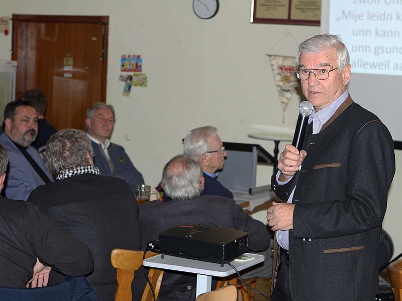 Sehr interessante Informationen über die Zollscheer bei Neuses und über die „Neusiche Flüeße“ hat Kreisheimatpfleger Hans Blinzler in seinen Vortrag übermittelt.