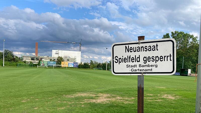 Noch in diesem Jahr soll es am Margaretendamm losgehen: Der chronisch &uuml;berlastete Naturrasen beim FC Wacker Bamberg wird durch einen Kunstrasenplatz ersetzt.