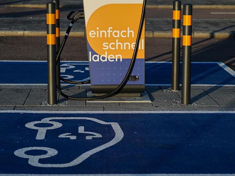 Lades&auml;ule am Flughafen Leipzig/Halle