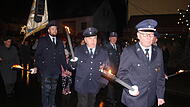 Die Ortsfeuerwehr zieht mit brennenden Fackeln durch Wichsenstein.Forchheim & Fränkische Schweiz Die Ortsfeuerwehr zieht mit brennenden Fackeln durch Wichsenstein.