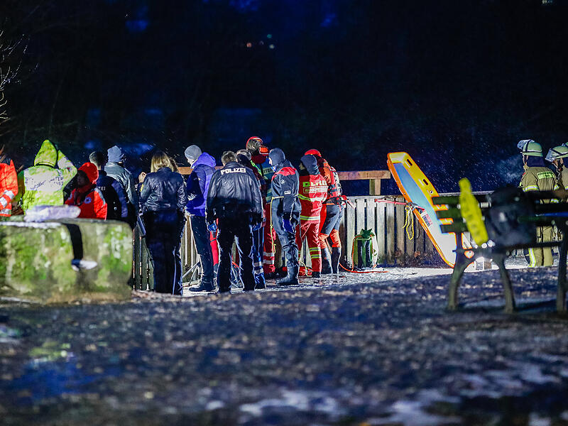 Retter bergen toten Mann aus der Regnitz