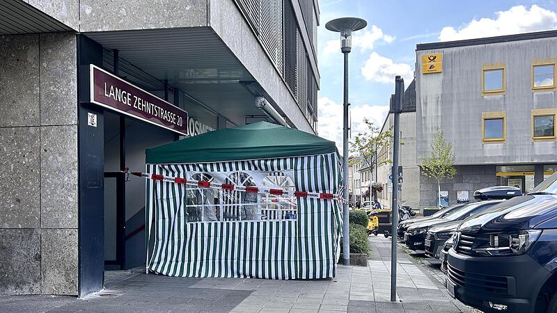 Im Keller des Anwesens in der Schweinfurter Innenstadt fanden Mitarbeiter der Hausverwaltung Ende Juli 2024 einen toten 45-Jährigen. Im Keller des Anwesens in der Schweinfurter Innenstadt fanden Mitarbeiter der Hausverwaltung Ende Juli 2024 einen toten 45-Jährigen.