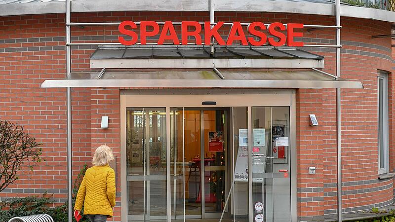 Ende Juni schließt die Sparkassen-Filiale in Gundelsheim. Ein Geldautomat soll bleiben. Ende Juni schließt die Sparkassen-Filiale in Gundelsheim. Ein Geldautomat soll bleiben.