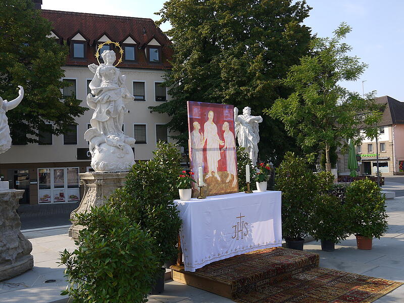 Am Freitag ist die traditionelle Prozession zu Mari&auml; Himmelfahrt durch Forchheim gezogen.