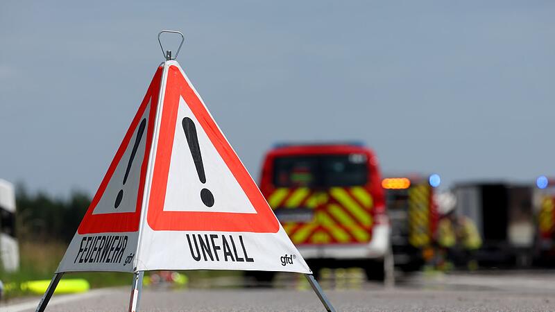 Ein Toter nach Lastwagen-Unfall