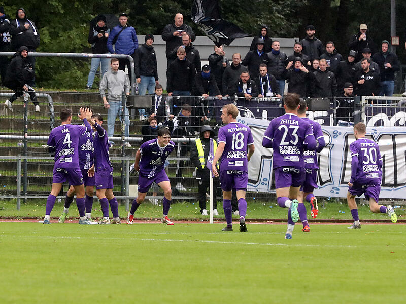 Risikospiel in Bamberg: Würzburger FV kommt Die Fans des Würzburger FV und des FC Eintracht Bamberg stehen sich feindschaftlich gegenüber. Ausgerechnet zur Sandkerwa kommt der WFV ins Fuchsparkstadion.